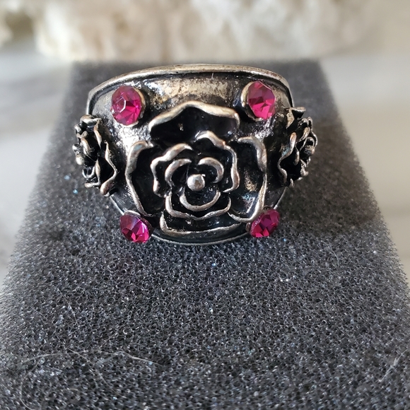 Flower Silver Tone Stretch Ring with Fuchsia Pink Stones 💥3 for $24💥 - Picture 14 of 16